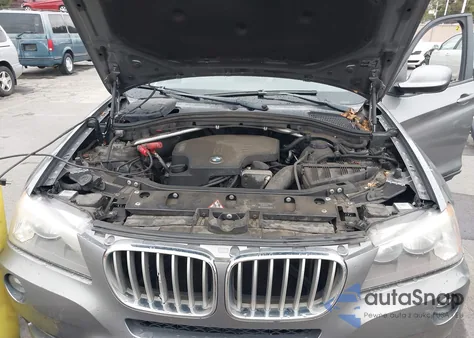 2013 BMW X3 xDrive28I z USA, uszkodzony, nr VIN 5UXWX9C59D0A22135